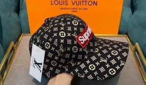 How To Style The Hat To Grab Attention?