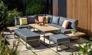 Pros and Cons of Outdoor Furniture: