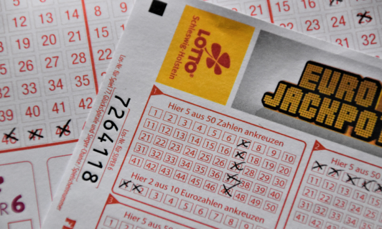 Flexible Entry Options: How Players Manage Multiple Lottery Tickets Easily